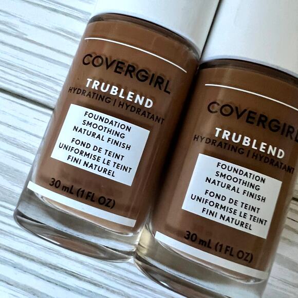 NEW CoverGirl Trublend Tawny Hydrating Smoothing Liquid Foundation 30 mL D5 - Picture 1 of 11